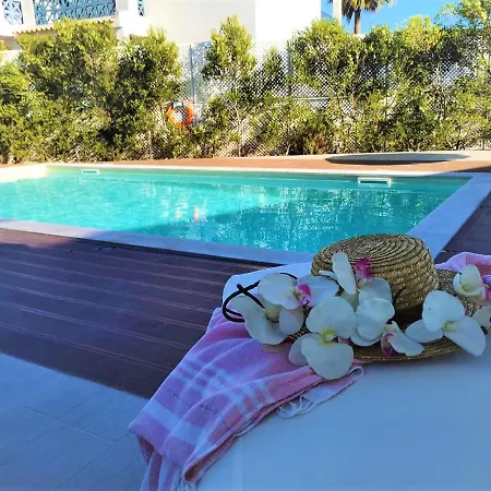 Namora - Private Swimming Pool & Hot Jacuzzi