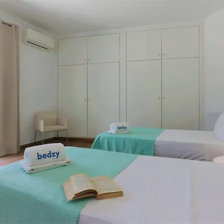 Villa Namora - Private Swimming Pool & Hot Jacuzzi *