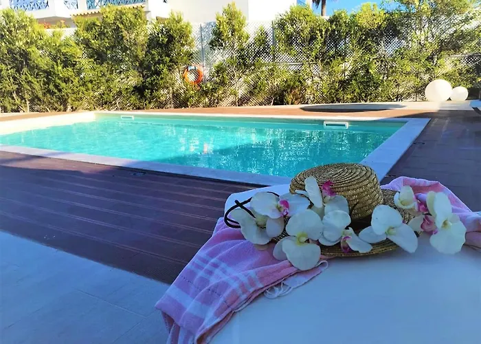 Namora - Private Swimming Pool & Hot Jacuzzi