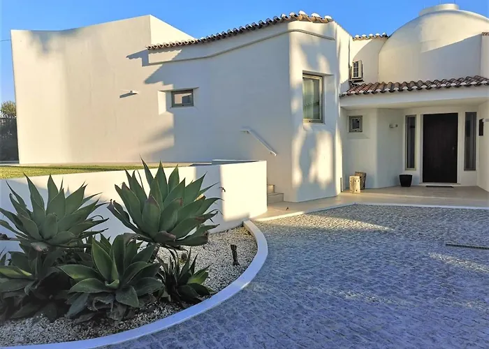 Namora - Private Swimming Pool & Hot Jacuzzi Albufeira