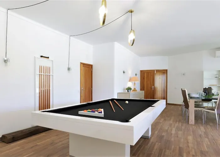 Namora - Private Swimming Pool & Hot Jacuzzi Villa *