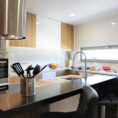 Namora - Private Swimming Pool & Hot Jacuzzi וילה