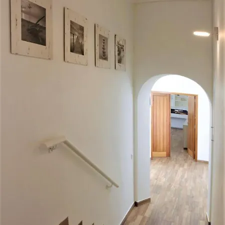 Namora - Private Swimming Pool & Hot Jacuzzi Villa