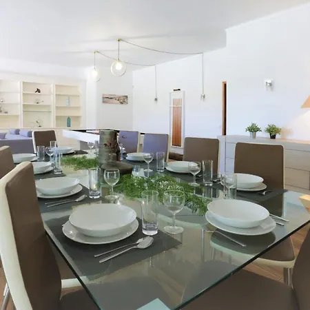 Namora - Private Swimming Pool & Hot Jacuzzi Villa